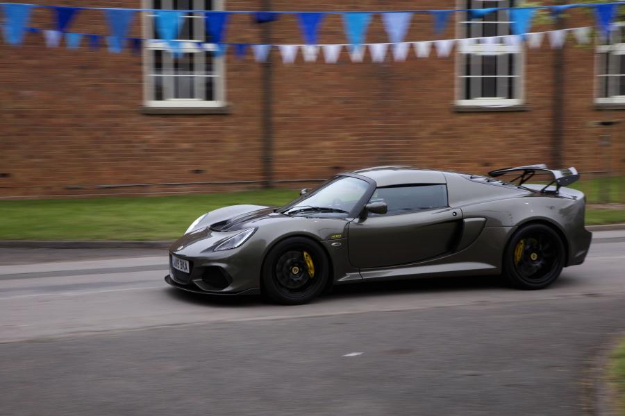  Lotus Exige Sport 410 2018 года  (UK) (фото 18 из 45)